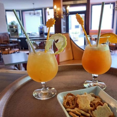 Logis Hotel Restaurant Des Voyageurs Pont-de-Salars Εξωτερικό φωτογραφία