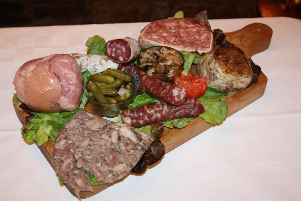 Logis Hotel Restaurant Des Voyageurs Pont-de-Salars Δωμάτιο φωτογραφία