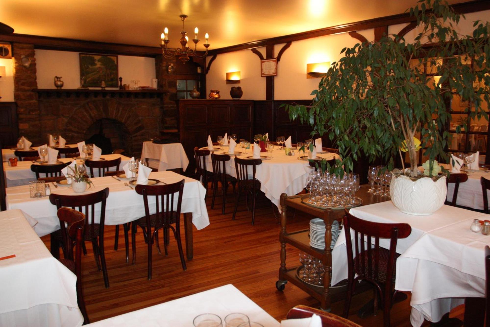 Logis Hotel Restaurant Des Voyageurs Pont-de-Salars Δωμάτιο φωτογραφία