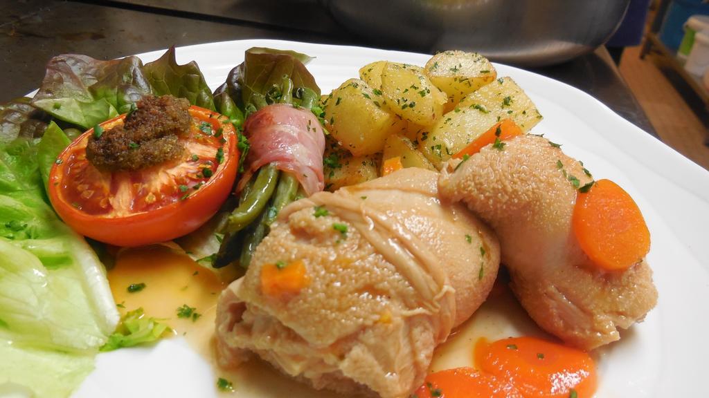 Logis Hotel Restaurant Des Voyageurs Pont-de-Salars Εξωτερικό φωτογραφία