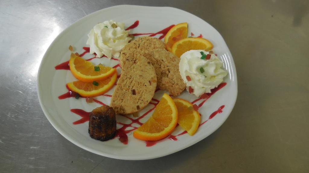 Logis Hotel Restaurant Des Voyageurs Pont-de-Salars Εξωτερικό φωτογραφία