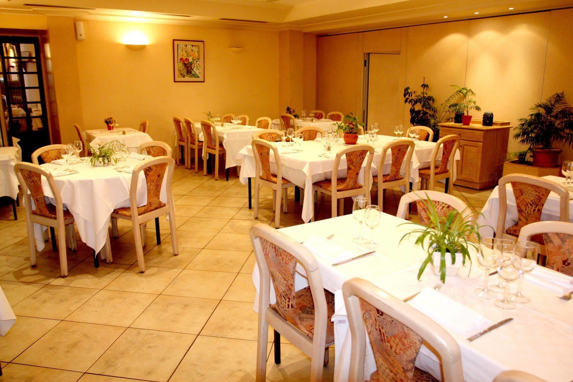 Logis Hotel Restaurant Des Voyageurs Pont-de-Salars Εξωτερικό φωτογραφία