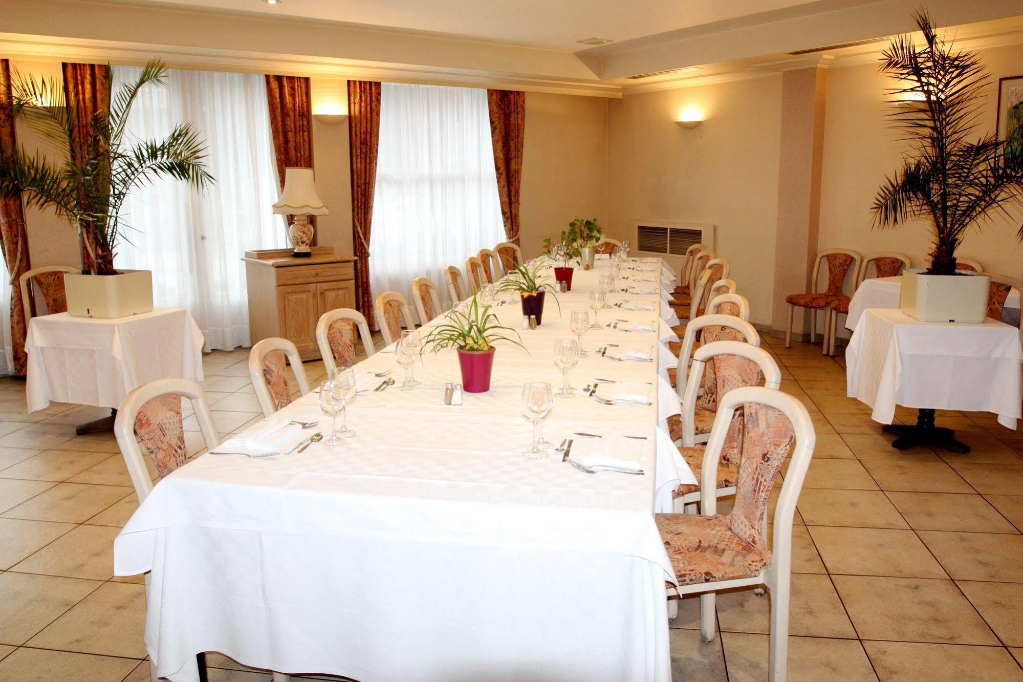 Logis Hotel Restaurant Des Voyageurs Pont-de-Salars Εξωτερικό φωτογραφία