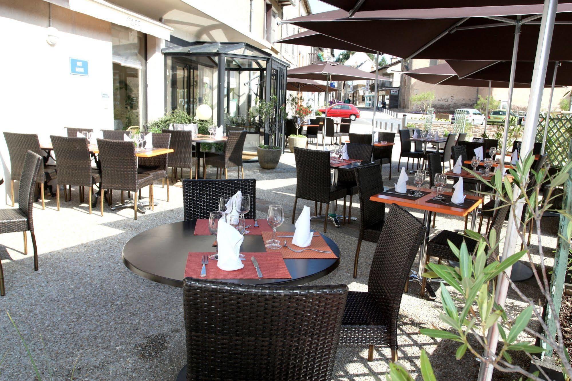 Logis Hotel Restaurant Des Voyageurs Pont-de-Salars Εξωτερικό φωτογραφία