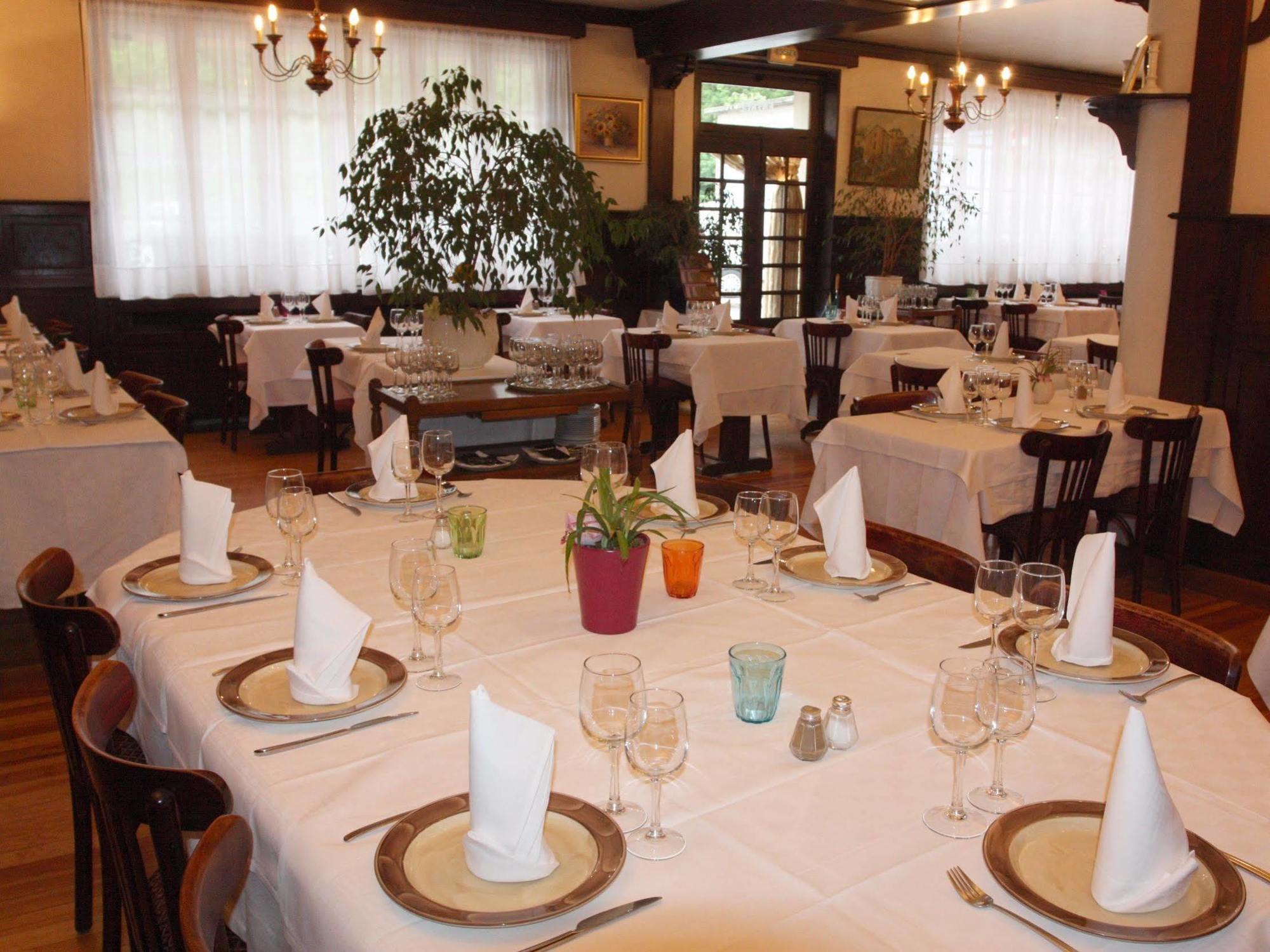 Logis Hotel Restaurant Des Voyageurs Pont-de-Salars Εξωτερικό φωτογραφία