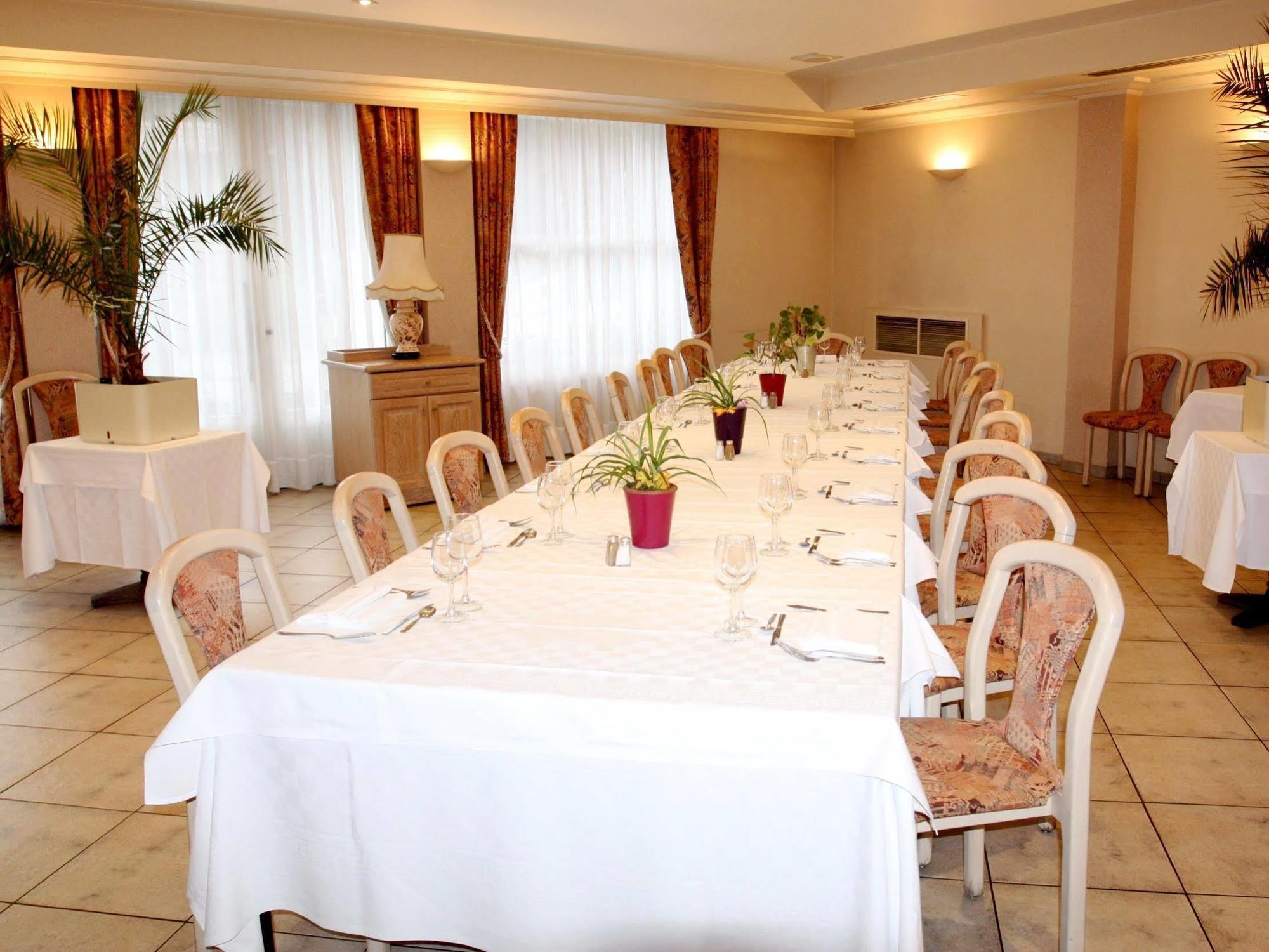 Logis Hotel Restaurant Des Voyageurs Pont-de-Salars Εξωτερικό φωτογραφία