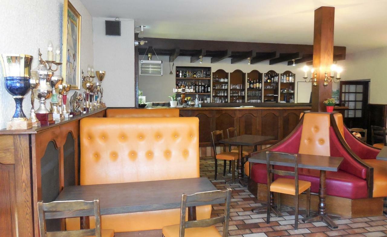 Logis Hotel Restaurant Des Voyageurs Pont-de-Salars Εξωτερικό φωτογραφία