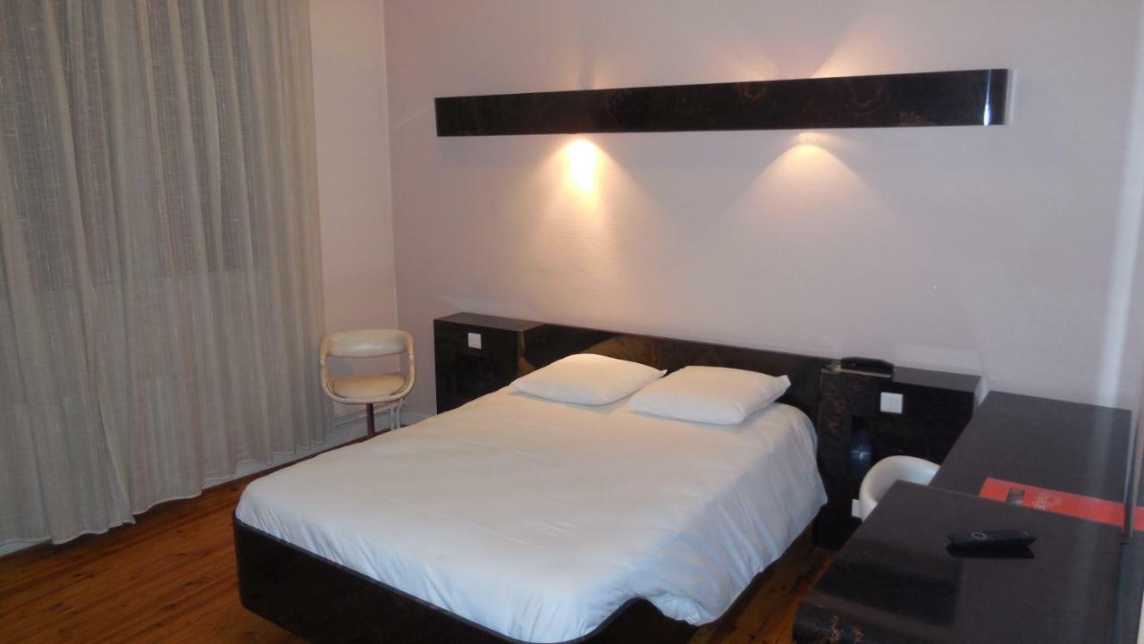 Logis Hotel Restaurant Des Voyageurs Pont-de-Salars Εξωτερικό φωτογραφία